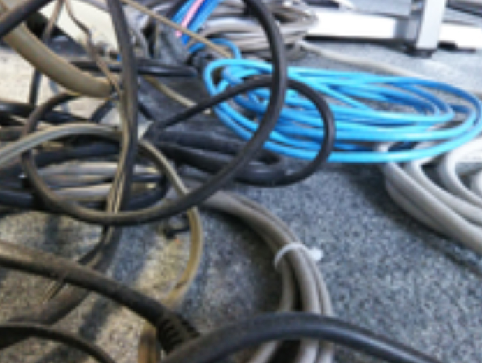 Vol.75:電化製品のコードをまとめて部屋をスッキリさせるグッズ